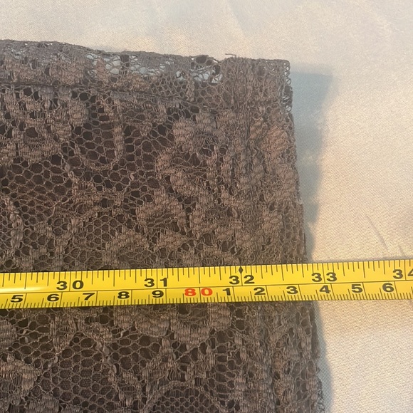 Lace overlay dress - Picture 8 of 9